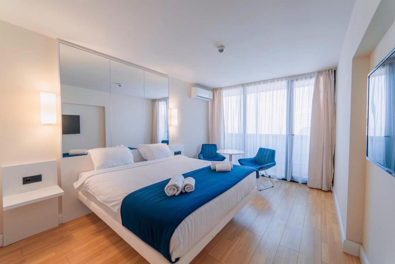 Panorama Aparthotel Orbi City Batumi Exterior photo