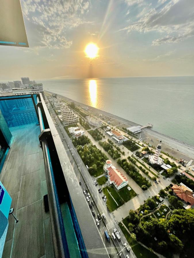 Panorama Aparthotel Orbi City Batumi Exterior photo